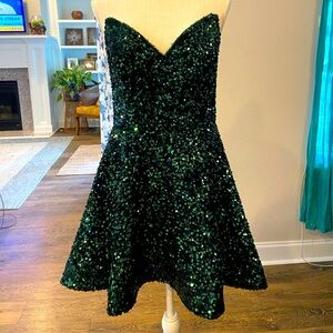 Amelia Couture Green Size 12 Sequin Homecoming Dress